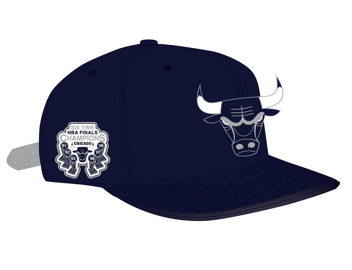 Pro Standard - Chicago Bulls Gator Visor Strapback Hat - Image 4